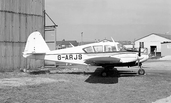 Piper PA-23 Apache G-ARJS