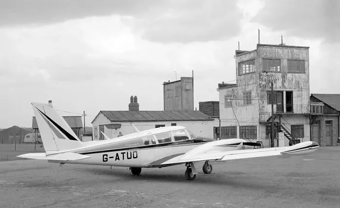 Framed Print : Piper PA-30 Twin Comanche G-ATUO Framed Print : Piper PA-30 Twin Comanche G-ATUO