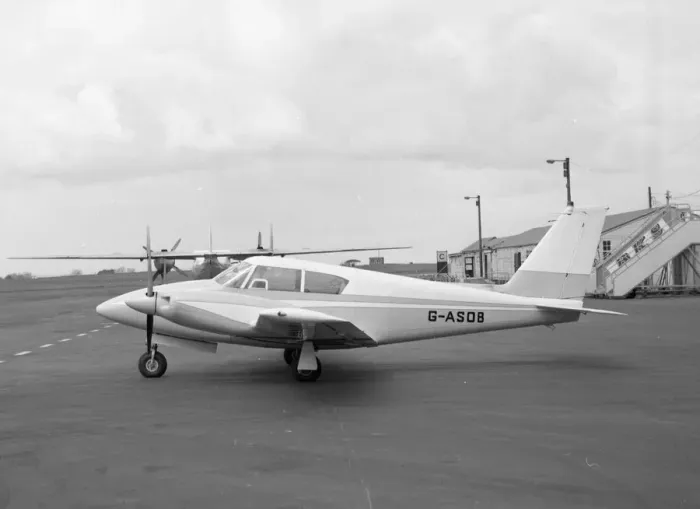Framed Print : Piper PA-30 Twin Commanche G-ASOB Framed Print : Piper PA-30 Twin Commanche G-ASOB
