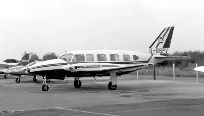Framed Print : Piper PA-31-350 Chieftain G-BBPV Framed Print : Piper PA-31-350 Chieftain G-BBPV