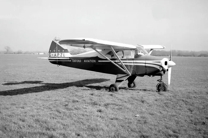 Framed Print : Piper Tri-Pacer G-APZL Framed Print : Piper Tri-Pacer G-APZL