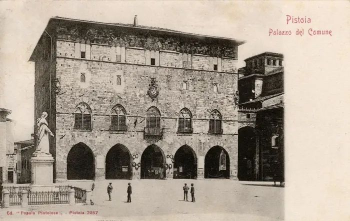 Framed Print : Pistoia, Tuscany, Italy - Palazzo del Comune Framed Print : Pistoia, Tuscany, Italy - Palazzo del Comune