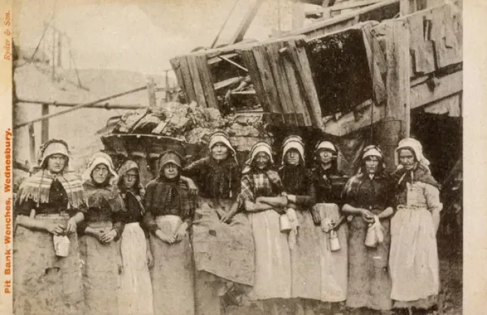 Framed Print : Pit Bank Women / 1904 Framed Print : Pit Bank Women / 1904