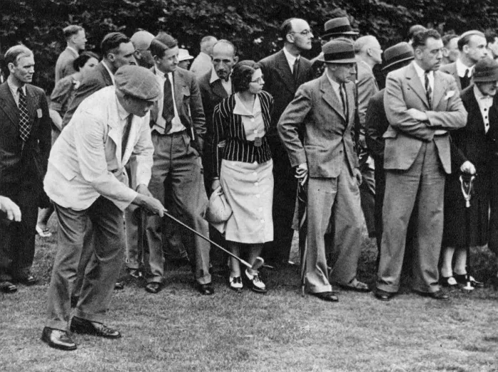 Framed Print : A Pitch-and-Run Shot - Golfer James Braid in Action Framed Print : A Pitch-and-Run Shot - Golfer James Braid in Action
