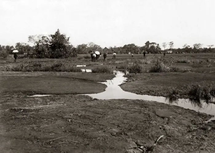 Framed Print : The pitch lake, Trinidad, West Indies, circa 1900 Framed Print : The pitch lake, Trinidad, West Indies, circa 1900