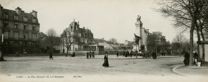 Framed Print : Place Alexandre III, Caen, Normandy, Northern France Framed Print : Place Alexandre III, Caen, Normandy, Northern France