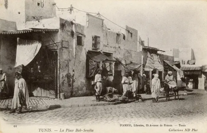 Framed Print : Place Bab Souika, Tunis, Tunisia, North Africa Framed Print : Place Bab Souika, Tunis, Tunisia, North Africa