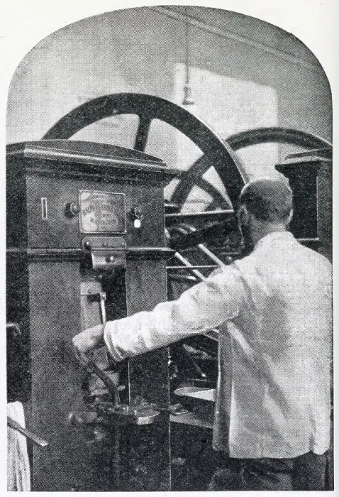 Framed Print : The plain blanks were feed into a machine and emerged bright and looking like a shilling or sovereigns ready for circulation. Date: 1904 Framed Print : The plain blanks were feed into a machine and emerged bright and looking like a shilling or sovereigns ready for circulation. Date: 1904