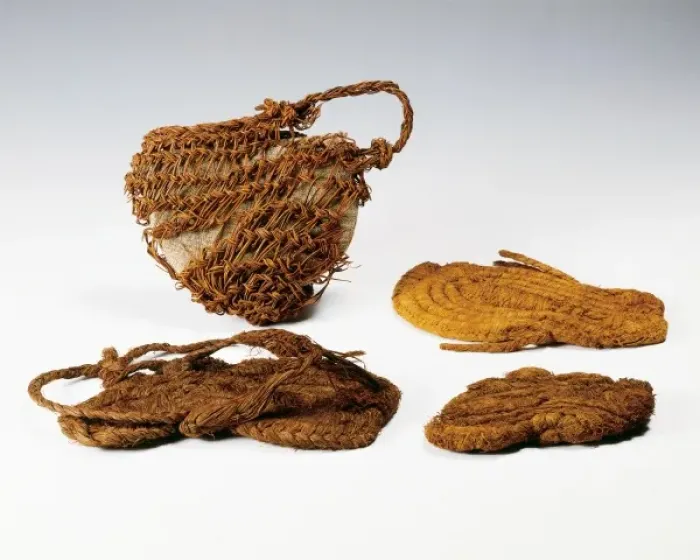 Framed Print : Plaiting esparto objects: sandals, basket Framed Print : Plaiting esparto objects: sandals, basket