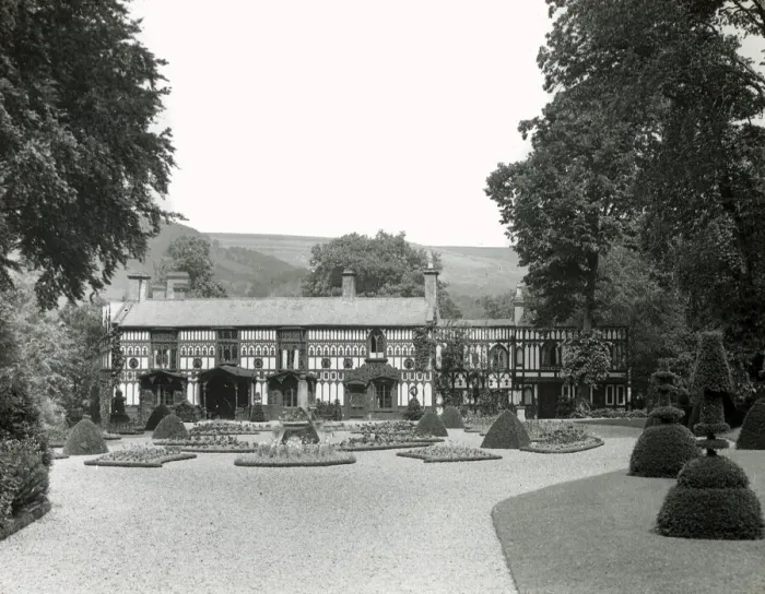 Framed Print : Plas Newydd, historic house in Llangollen, Denbighshire Framed Print : Plas Newydd, historic house in Llangollen, Denbighshire