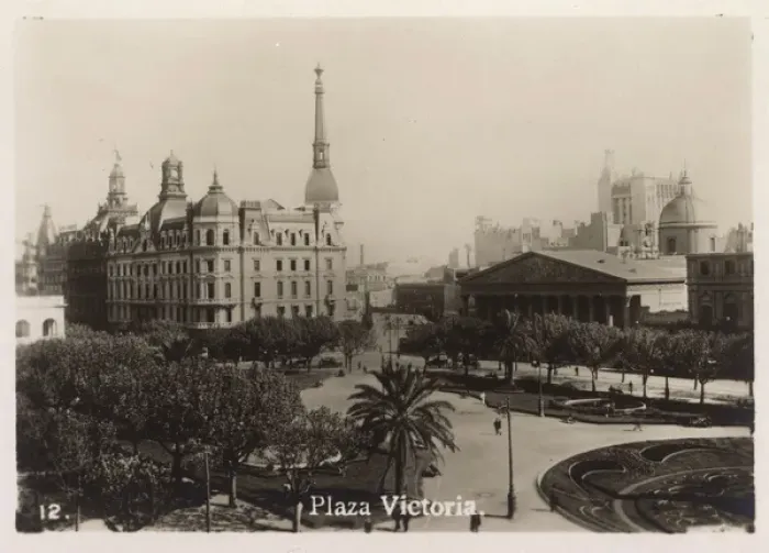 Framed Print : Plaza Victoria, Buenos Aires, Argentina, South America Framed Print : Plaza Victoria, Buenos Aires, Argentina, South America