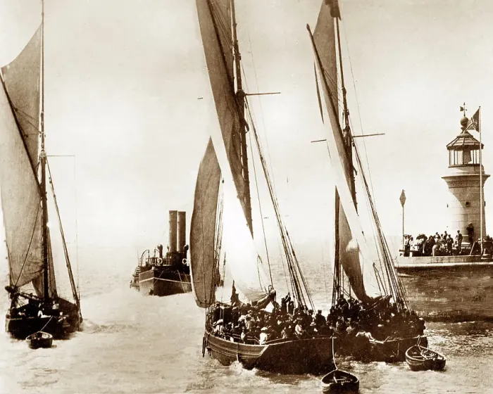 Framed Print : Pleasure boats, Ramsgate, early 1900s Framed Print : Pleasure boats, Ramsgate, early 1900s