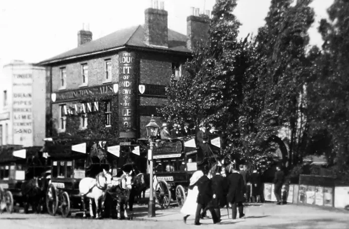 Framed Print : The Plough Inn, Dulwich, London, Victorian period Framed Print : The Plough Inn, Dulwich, London, Victorian period