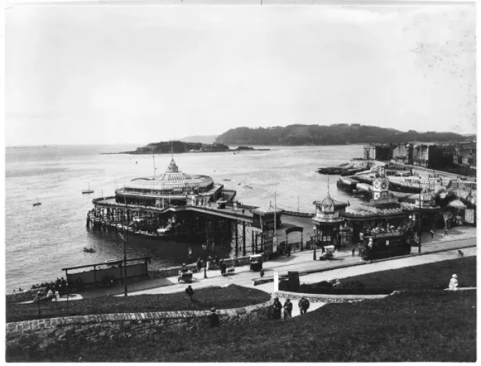 Framed Print : PLYMOUTH - 1924 Framed Print : PLYMOUTH - 1924