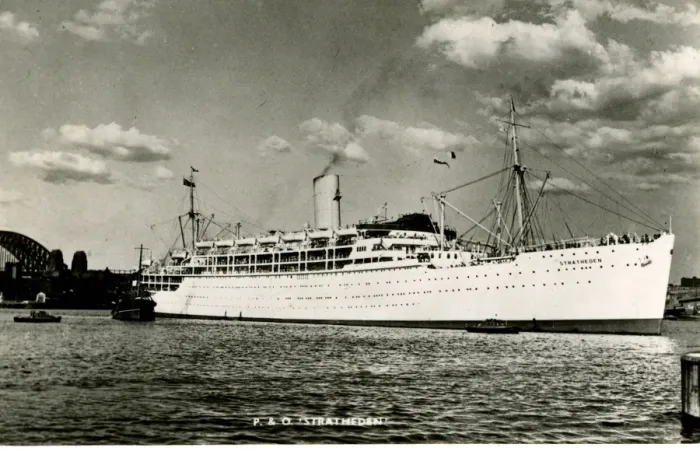 Framed Print : P&O Liner stratheden, Unknown Location Framed Print : P&O Liner stratheden, Unknown Location