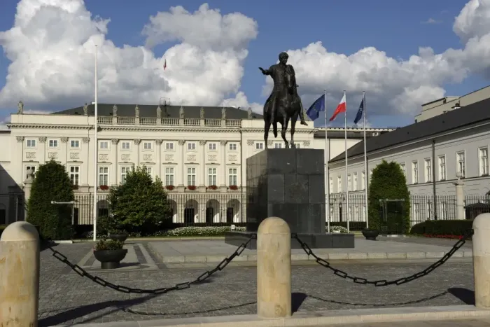 Framed Print : Poland. Warsaw. Presidential Palace and statue of Prince Joz Framed Print : Poland. Warsaw. Presidential Palace and statue of Prince Joz