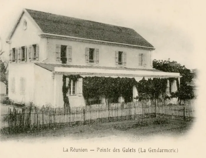 Framed Print : Police station in Pointe des Galets, R鵮ion Framed Print : Police station in Pointe des Galets, R鵮ion