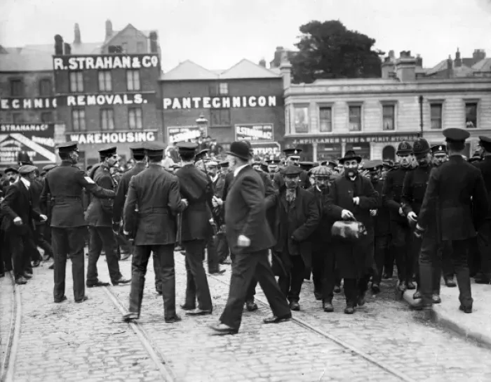 Framed Print : Police and strikers during railway strike, Dublin Framed Print : Police and strikers during railway strike, Dublin