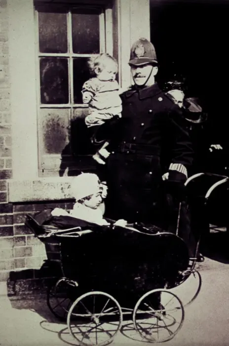 Framed Print : Policeman with two children Framed Print : Policeman with two children
