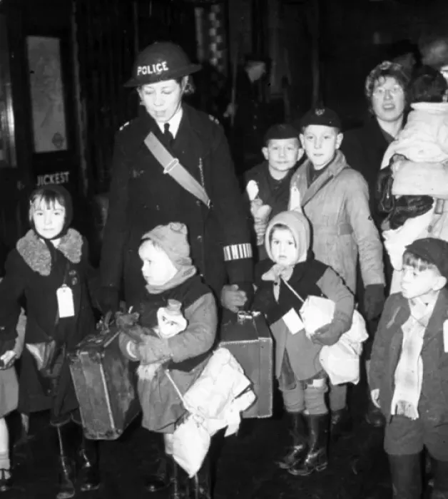 Framed Print : Policewoman with evacuee children Framed Print : Policewoman with evacuee children