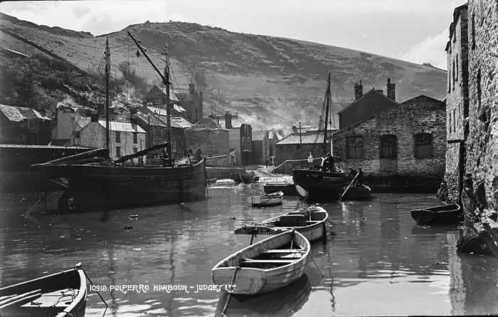 Framed Print : Polperro Harbour Framed Print : Polperro Harbour