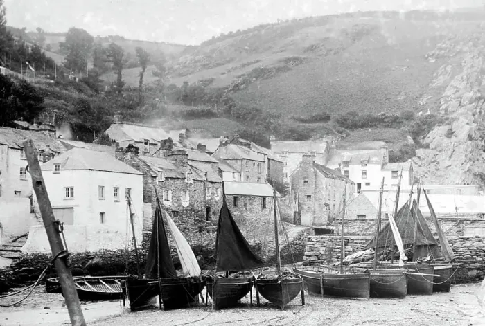 Framed Print : Polperro Harbour early 1900s Framed Print : Polperro Harbour early 1900s