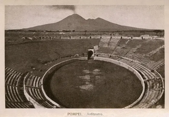 Framed Print : Pompeii - Italy - Amphitheatre Framed Print : Pompeii - Italy - Amphitheatre