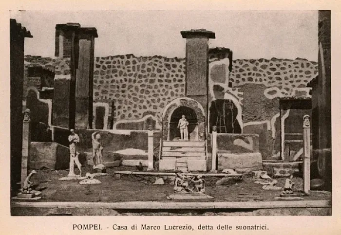 Framed Print : Pompeii - Italy - Casa di Marco Lucrezio Framed Print : Pompeii - Italy - Casa di Marco Lucrezio