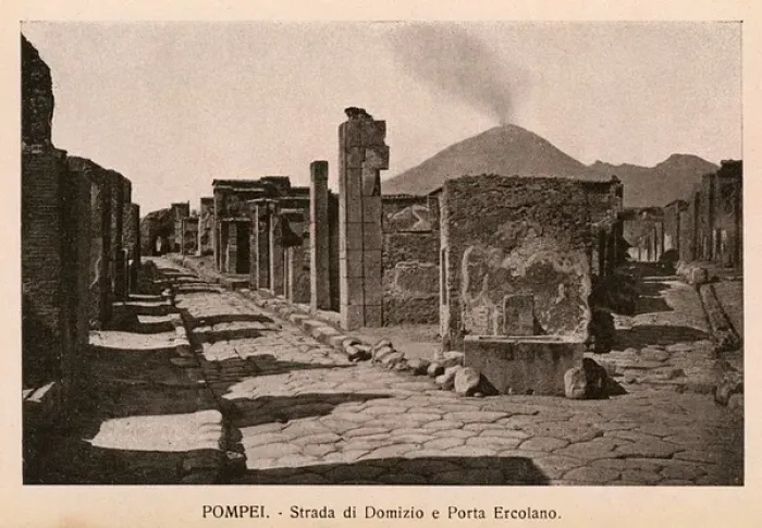 Framed Print : Pompeii - Italy - Strada di Domizio e Porta Ercolano Framed Print : Pompeii - Italy - Strada di Domizio e Porta Ercolano