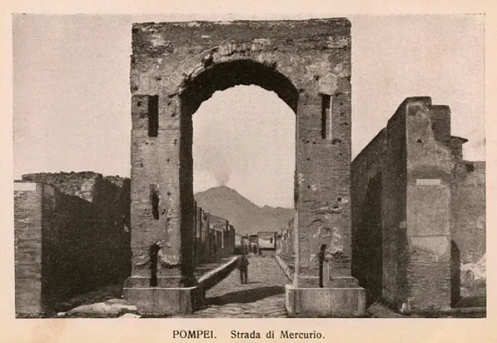 Framed Print : Pompeii - Italy - Strada di Mercurio - Archway Framed Print : Pompeii - Italy - Strada di Mercurio - Archway