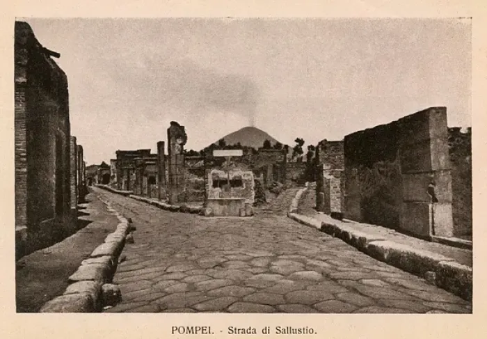 Framed Print : Pompeii - Italy - Strada di Sallustio Framed Print : Pompeii - Italy - Strada di Sallustio