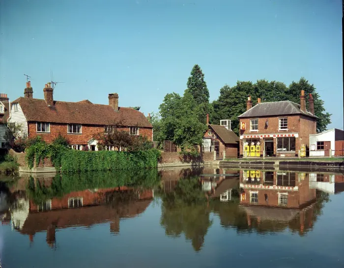 Framed Print : The pond, Goudhurst Framed Print : The pond, Goudhurst