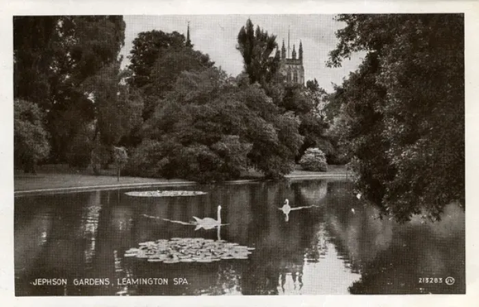 Framed Print : The Pond & Swans, Jephson Gardens, Warwickshire Framed Print : The Pond & Swans, Jephson Gardens, Warwickshire