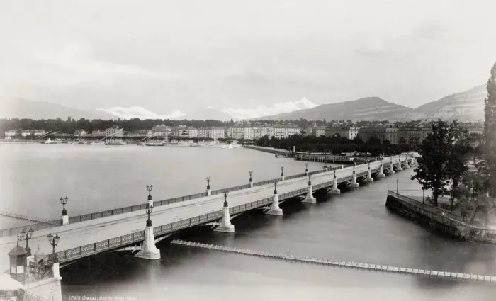 Framed Print : Pont du Mont Blanc, Geneva, Switzerland Framed Print : Pont du Mont Blanc, Geneva, Switzerland