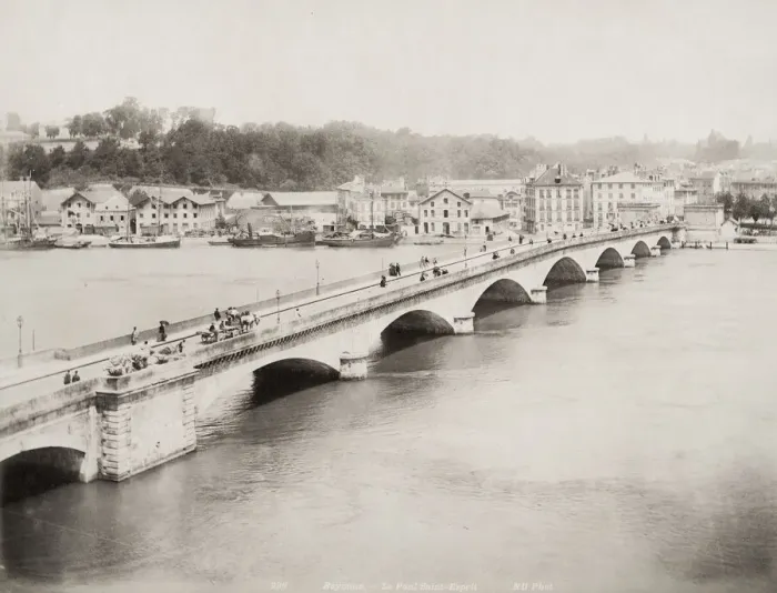 Framed Print : Pont Saint Esprit, Bayonne, France Framed Print : Pont Saint Esprit, Bayonne, France