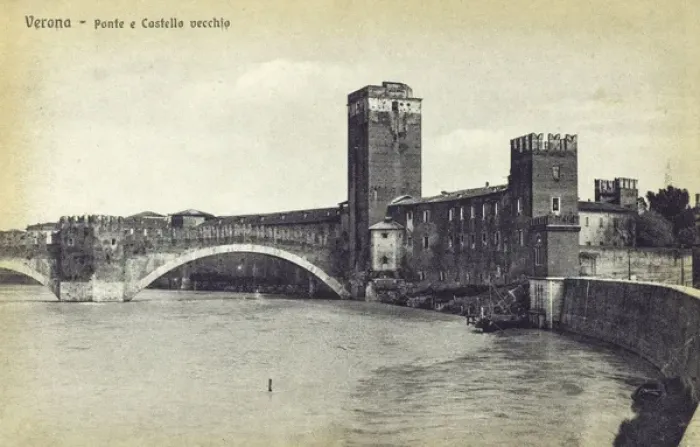Framed Print : Ponte e Castello Vecchio - Verona, Italy Framed Print : Ponte e Castello Vecchio - Verona, Italy