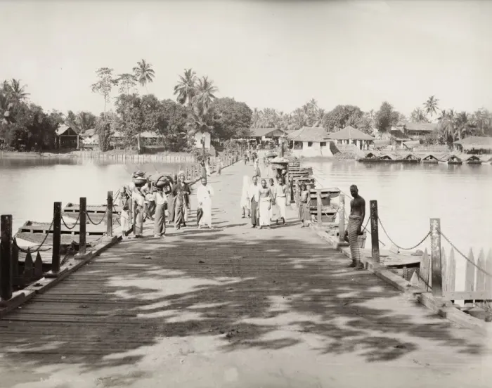 Framed Print : Pontoon bridge near Colombo, Ceylon, Sri Lanka Framed Print : Pontoon bridge near Colombo, Ceylon, Sri Lanka