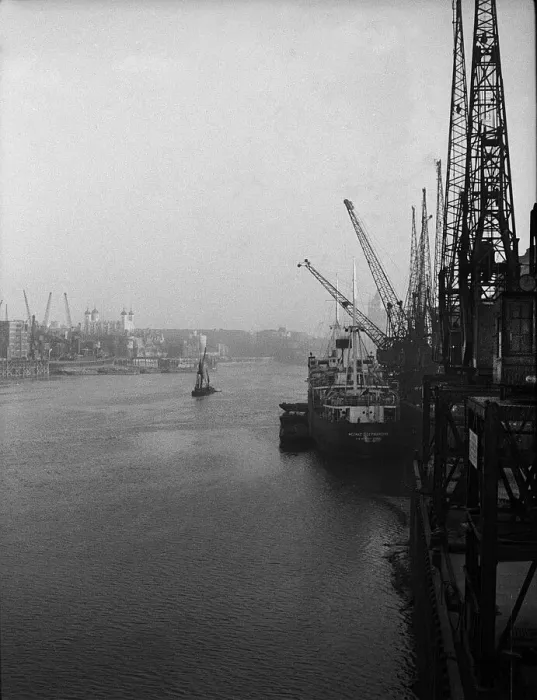 Framed Print : The Pool of London with cranes Framed Print : The Pool of London with cranes