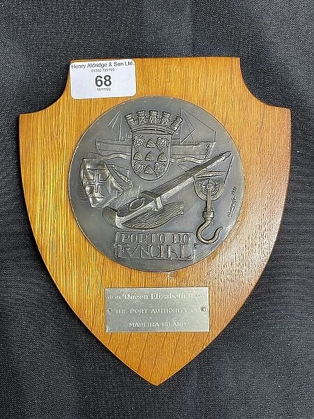 Port of Funchal Medallion presented to QE2