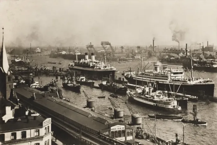 Framed Print : Port of Hamburg Framed Print : Port of Hamburg