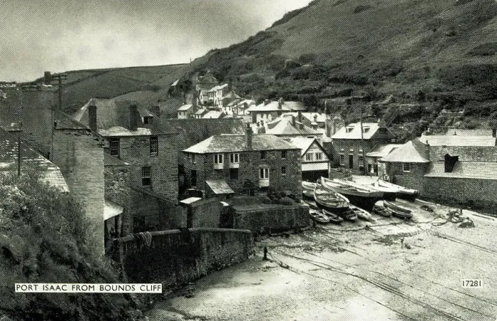 Framed Print : Port Isaac from Bounds Cliff, North Cornwall Framed Print : Port Isaac from Bounds Cliff, North Cornwall