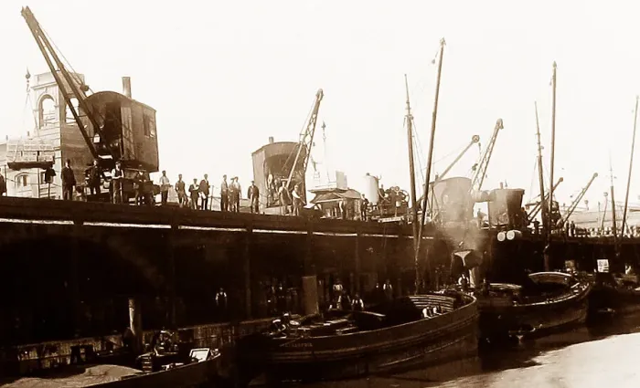 Framed Print : Port Sunlight - barges laden with soap - early 1900s Framed Print : Port Sunlight - barges laden with soap - early 1900s