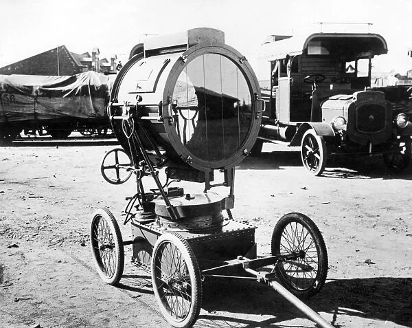 Portable searchlight on wheeled trolley, WW1