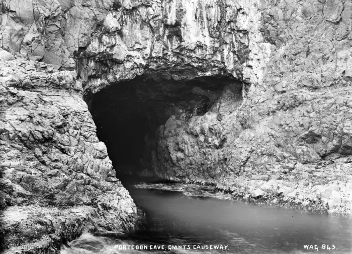 Framed Print : Portcoon Cave, Giants Causeway Framed Print : Portcoon Cave, Giants Causeway