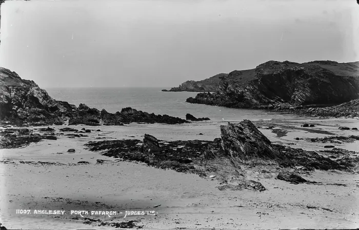 Framed Print : Porth Dafarch Beach Framed Print : Porth Dafarch Beach