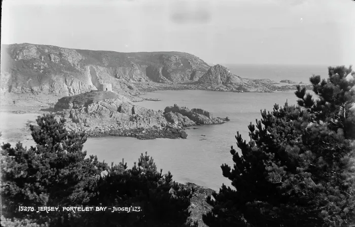 Framed Print : Portlet Bay, Jersey Framed Print : Portlet Bay, Jersey
