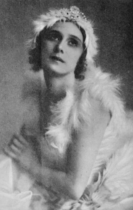 Framed Print : Portrait of Anna Pavlova, 1920 Framed Print : Portrait of Anna Pavlova, 1920