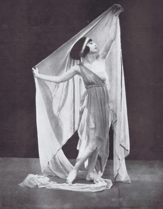 Framed Print : Portrait of classical dancer Margaret Loomis Framed Print : Portrait of classical dancer Margaret Loomis