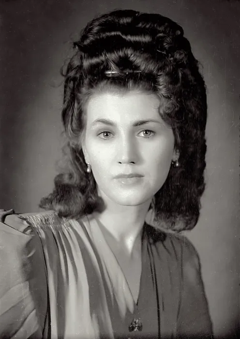 Framed Print : Portrait of elegant lady with high bouffant hairstyle Date: 1948 - 1950 Framed Print : Portrait of elegant lady with high bouffant hairstyle Date: 1948 - 1950