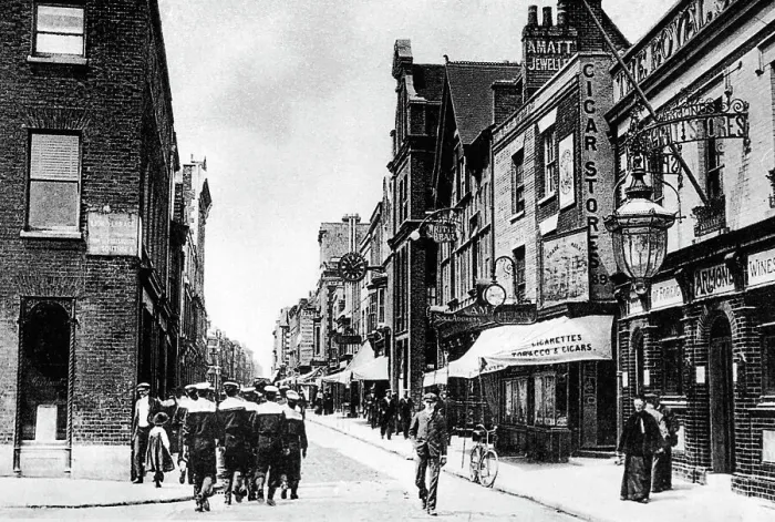 Framed Print : Portsea Queen Street early 1900s Framed Print : Portsea Queen Street early 1900s